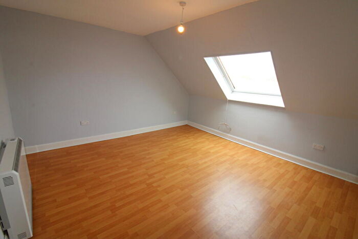 3 Bedroom Flat To Rent In St. James Street, Paisley, PA3