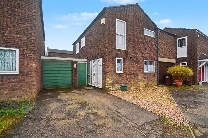 4 Bedroom Link Detached House For Sale In Dresden Close, Corby, NN18