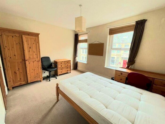 4 Bedroom Private Hall To Rent In Balmoral Road, Lancaster, LA1