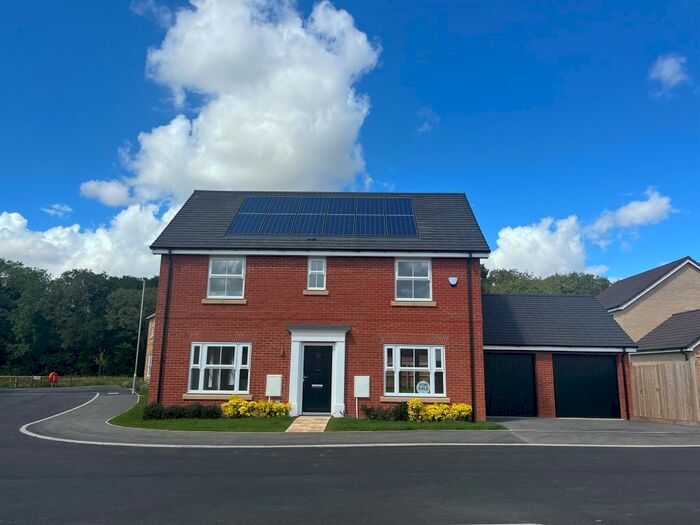 4 Bedroom Detached House For Sale In Grafton Drive, Highfields Caldecote, Cambridge, CB23