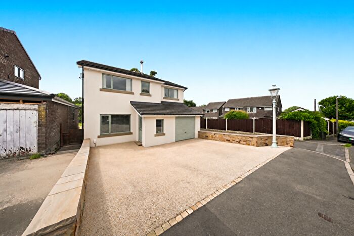 4 Bedroom Detached House For Sale In Inchfield, Worsthorne, Burnley, BB10