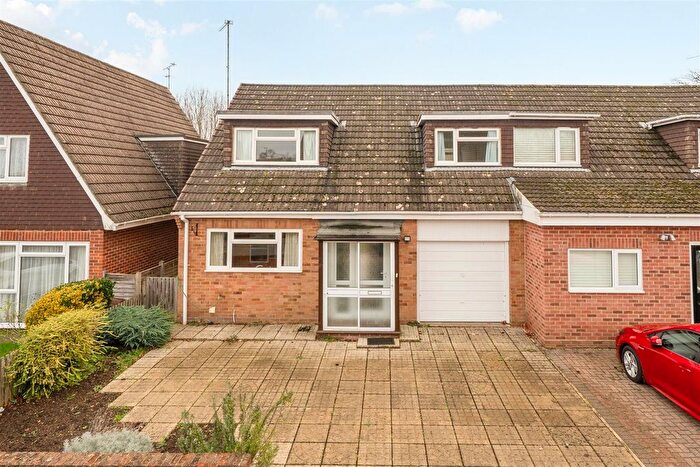 4 Bedroom Semi Detached House For Sale In Lowther Close Wokingham, Berkshire, RG41