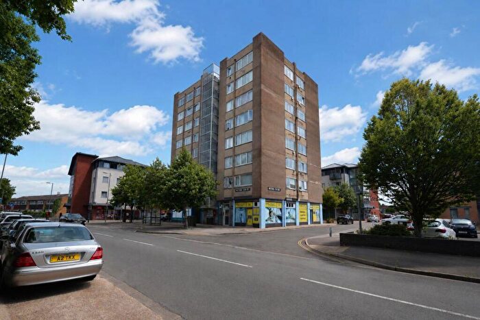 2 Bedroom Flat For Sale In Bishopsfield Road, Fareham, Hampshire, PO14