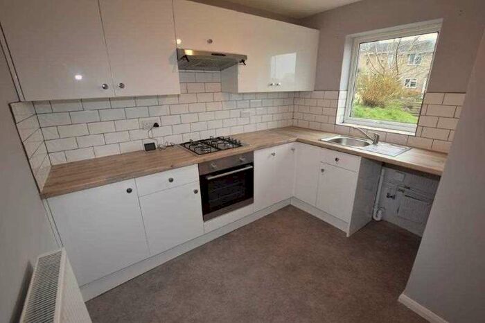 2 Bedroom End Of Terrace House To Rent In Hawthorn Road, Hastings, TN35