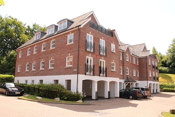 2 Bedroom Flat To Rent In Sells Close, Guildford, GU1