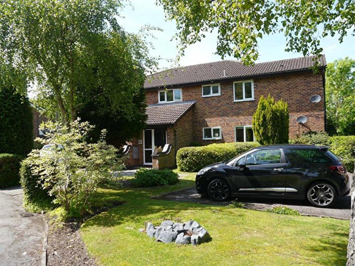 Studio To Rent In Pinewood Court, Brackenwood Mews, Wilmslow, SK9