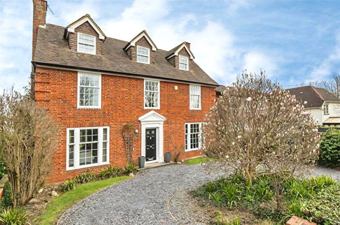 4 Bedroom Detached House For Sale In Lent Rise Road, Burnham, Slough, SL1