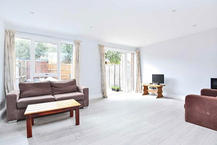 3 Bedroom House To Rent In Larch Close, Balham, SW12