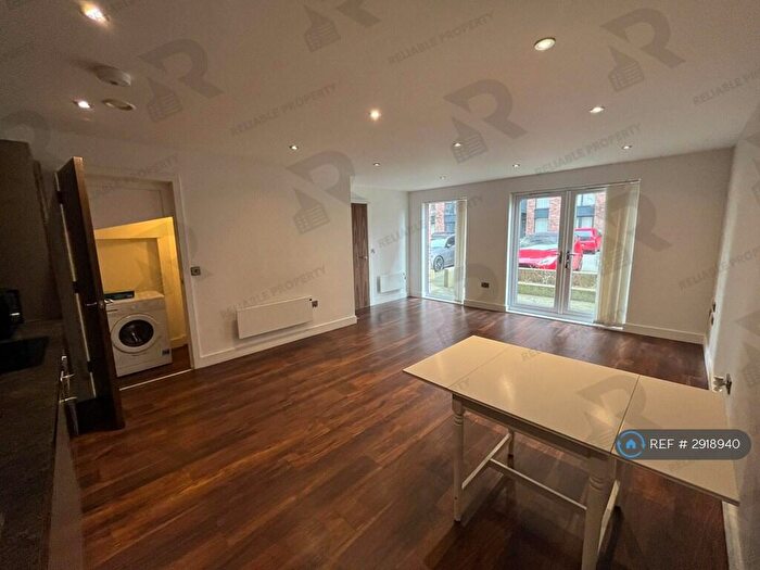 3 Bedroom Penthouse To Rent In Block C, Salford, M5