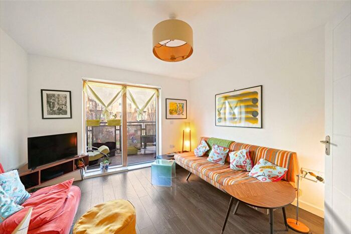 1 Bedroom Flat For Sale In New Clocktower Place, London, N7