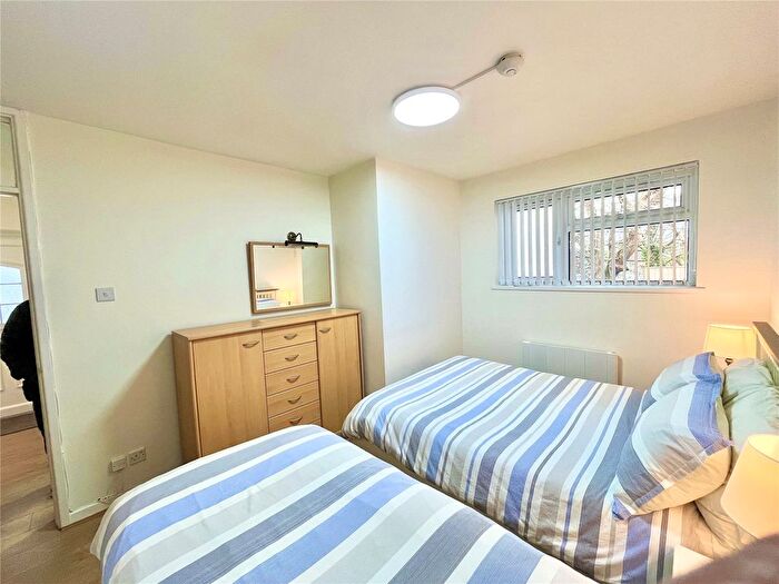 2 Bedroom Flat For Sale In Coedrath Park, Saundersfoot, Pembrokeshire, SA69