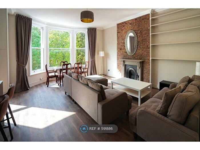 2 Bedroom Flat To Rent In Brixton Hill, London, SW2