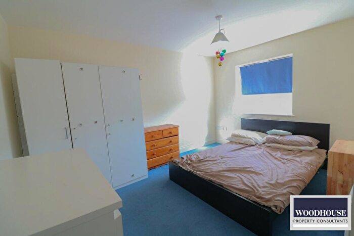 1 Bedroom Property To Rent In High Street, Waltham Cross, EN8