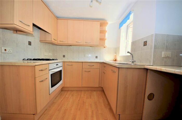 2 Bedroom Flat To Rent In Coronation Road, Waterlooville PO7