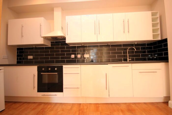 2 Bedroom Flat To Rent In Holloway Road, Holloway, N19