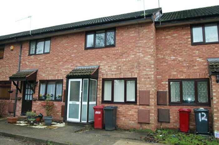 2 Bedroom House To Rent In Kimberley Close, Langley, SL3