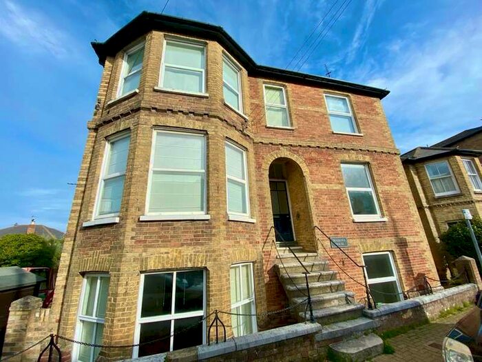 5 Bedroom Flat To Rent In Madeira Road, Seaview, PO34