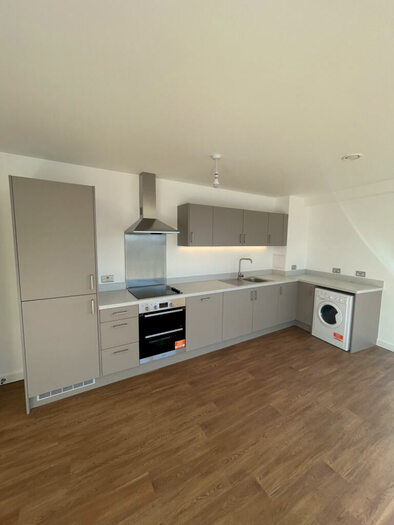2 Bedroom Flat To Rent In Abbey Road, IG11