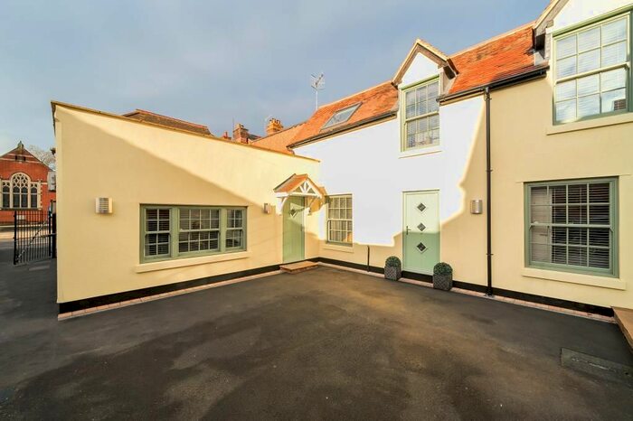 3 Bedroom Semi-Detached House To Rent In Reading Road, Henley On Thames, RG9