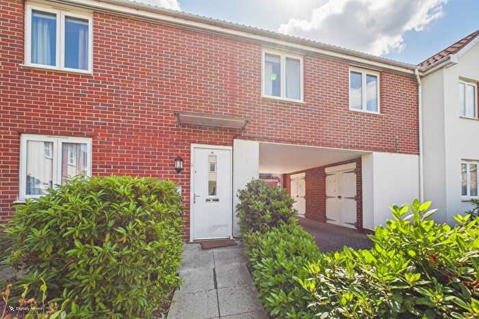 2 Bedroom Terraced House To Rent In Regis Park Road, Reading, Berkshire, RG6