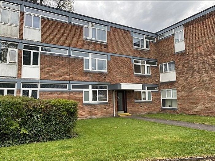 2 Bedroom Flat To Rent In The Lindens, Newbridge Cres, Wolverhampton, WV6