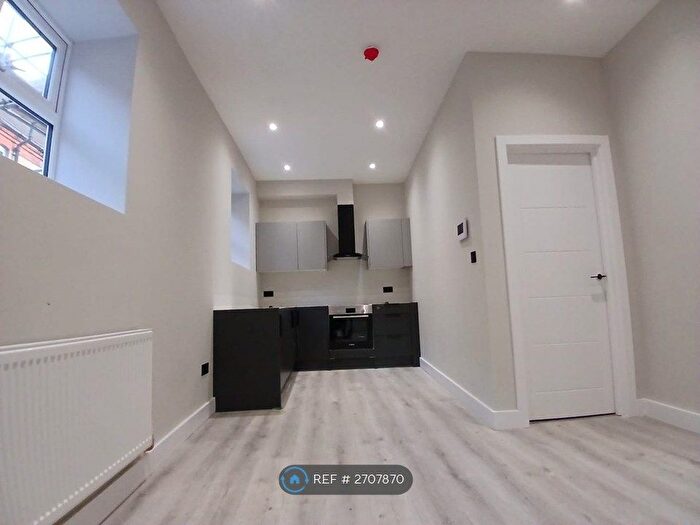 1 Bedroom Flat To Rent In London Road, Sevenoaks, TN13