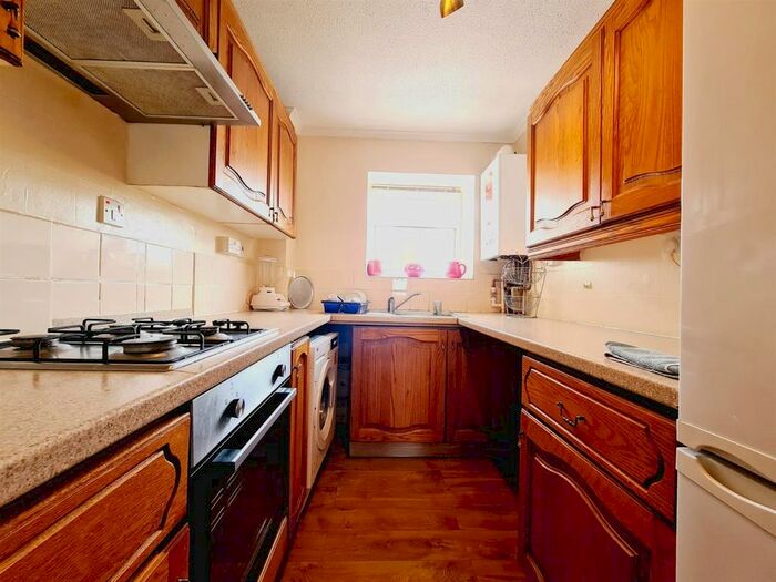 3 Bedroom Flat To Rent In Nags Head Road, Ponders End, Enfield, EN3
