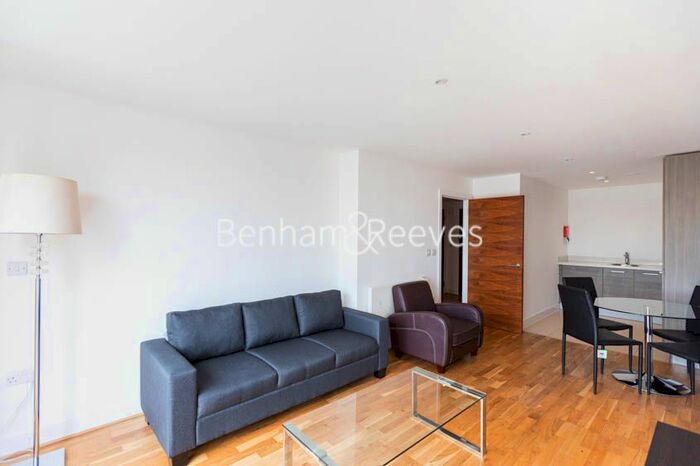 1 Bedroom Flat To Rent In Bromyard Avenue, Acton, W3