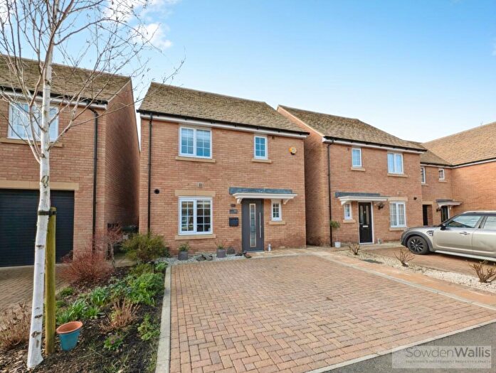 3 Bedroom Detached House For Sale In Sissons Close, Barnack, Stamford, PE9
