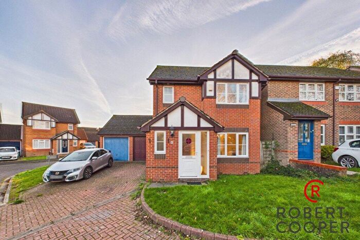 3 Bedroom Detached House For Sale In Wilder Close, Ruislip, Middlesex, HA4