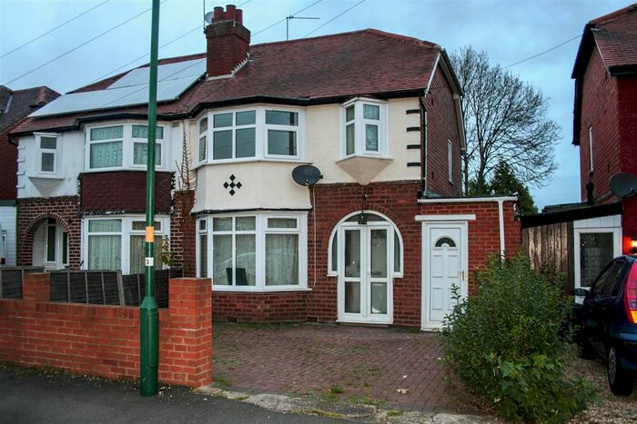 3 Bedroom Semi-Detached House To Rent In Bell Lane, Northfield, Birmingham, West Midlands, B31