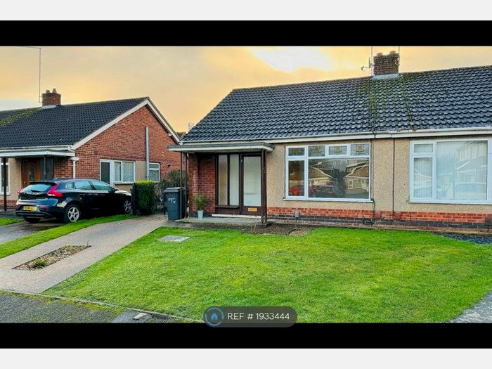 2 Bedroom Bungalow To Rent In Oundle Drive, Northampton, NN3