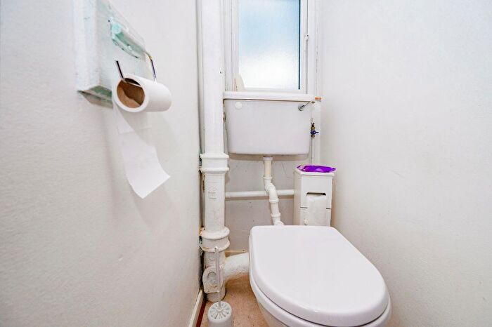 3 Bedroom Terraced House For Sale In Thornview Road, Houghton Regis, Dunstable, Bedfordshire, LU5