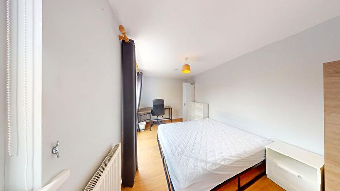 2 Bedroom Flat To Rent In Seven Sisters Road, London, N7