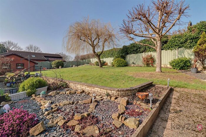 3 Bedroom Detached Bungalow For Sale In Grassington Drive, Sheffield, S12