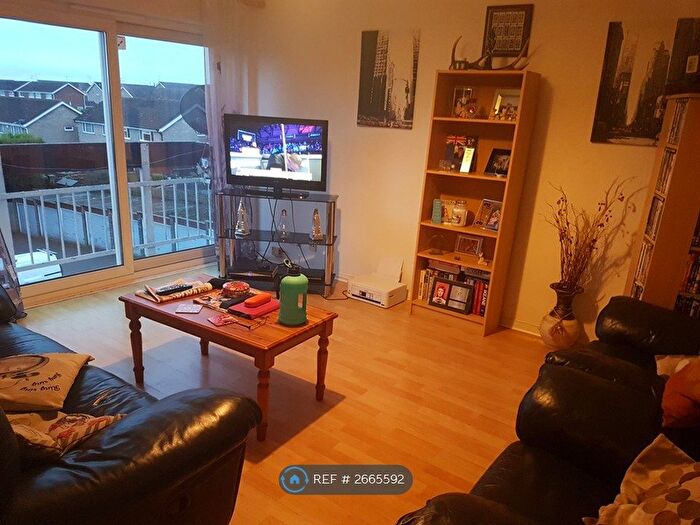 2 Bedroom Flat To Rent In Cedar House, Ipswich, IP2