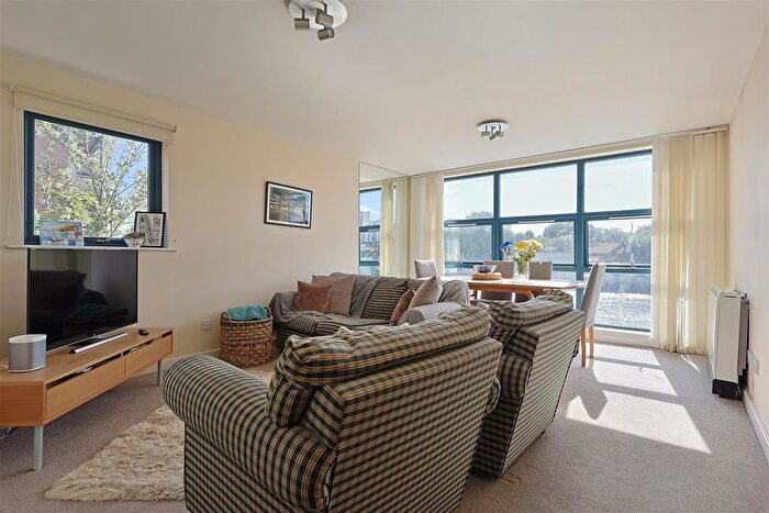 2 Bedroom Flat To Rent In Mariners Wharf Quayside, Newcastle Upon Tyne, NE1