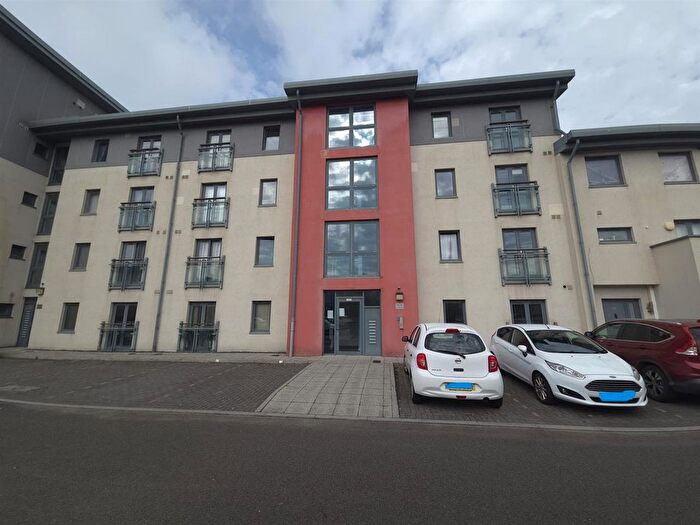 2 Bedroom Flat For Sale In St. Catherines Court, Marina, Swansea, SA1