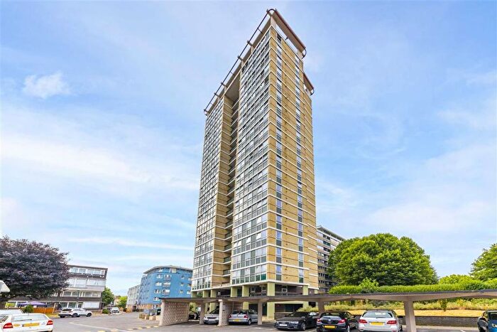 1 Bedroom Flat To Rent In Avondale Square, Bermondsey, SE1