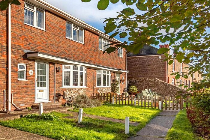 3 Bedroom Property For Sale In West Street, Sompting, BN15