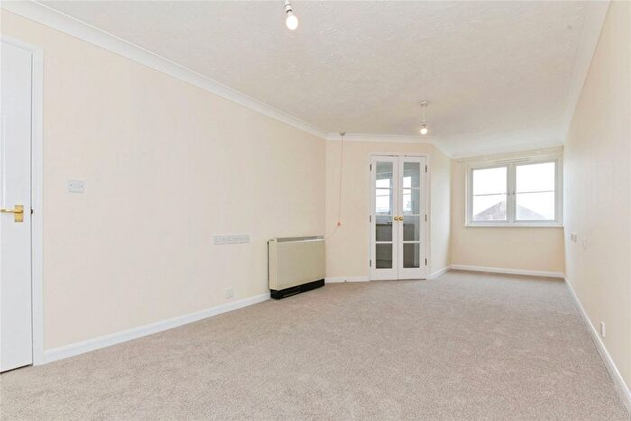 2 Bedroom Flat For Sale In Coleman Court, Clacton-On-Sea, CO15