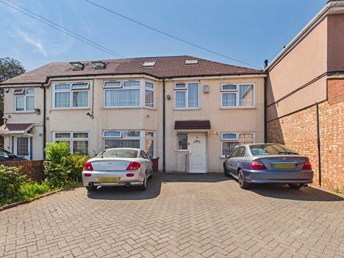 6 Bedroom Semi Detached House For Sale In Rosemary Avenue, Hounslow, Middlesex, TW4