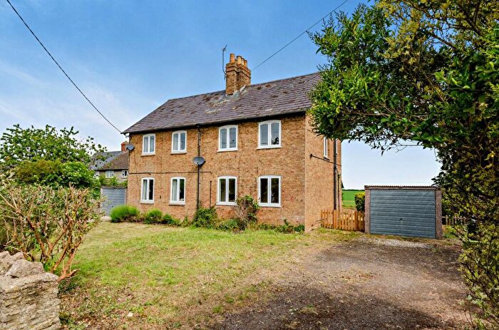 3 Bedroom Semi-Detached House To Rent In Kidlington Road, Islip, Kidlington, Oxfordshire, OX5