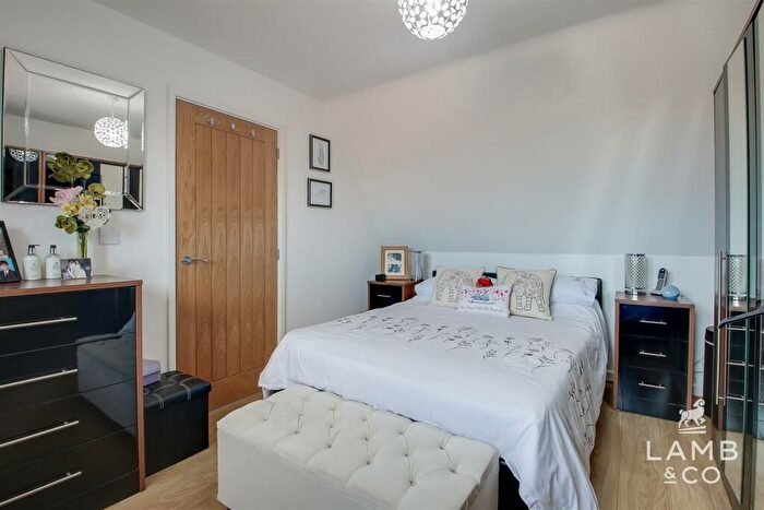 2 Bedroom Chalet For Sale In Rose Gardens, Harwich, CO12