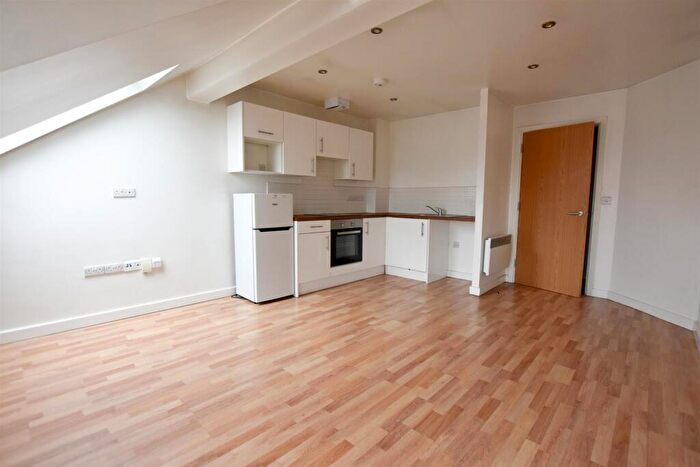 1 Bedroom Flat To Rent In Markfield Court, Leicester, LE4