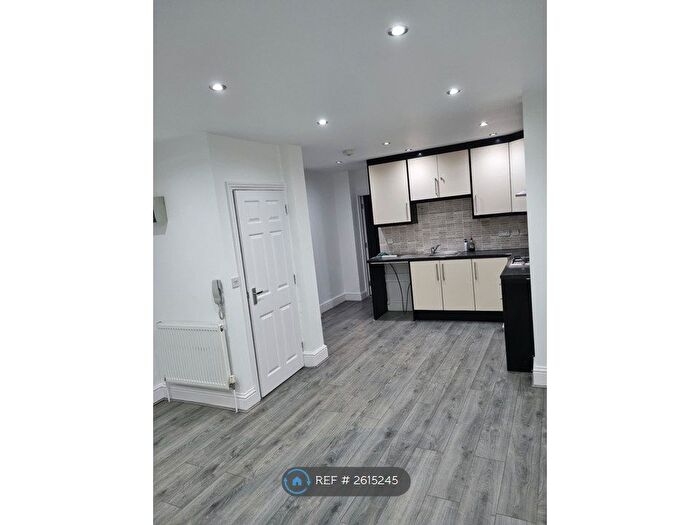 1 Bedroom Flat To Rent In Reddy House, High Wycombe, HP11