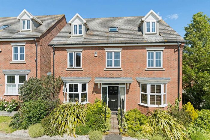5 Bedroom Detached House For Sale In Woodpits, Olney, MK46