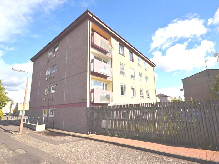 2 Bedroom Flat To Rent In Glenbervie Road, Grangemouth, Stirlingshire, FK3
