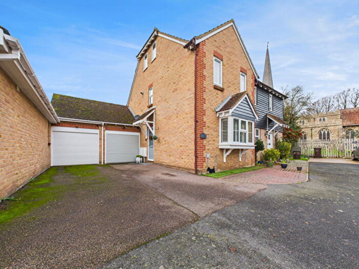 3 Bedroom Semi Detached House For Sale In Church Farm Close, Hoo, ME3