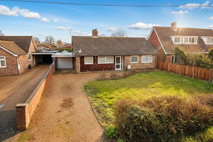 3 Bedroom Detached Bungalow For Sale In School Lane, Rockland St. Mary, Norwich, NR14